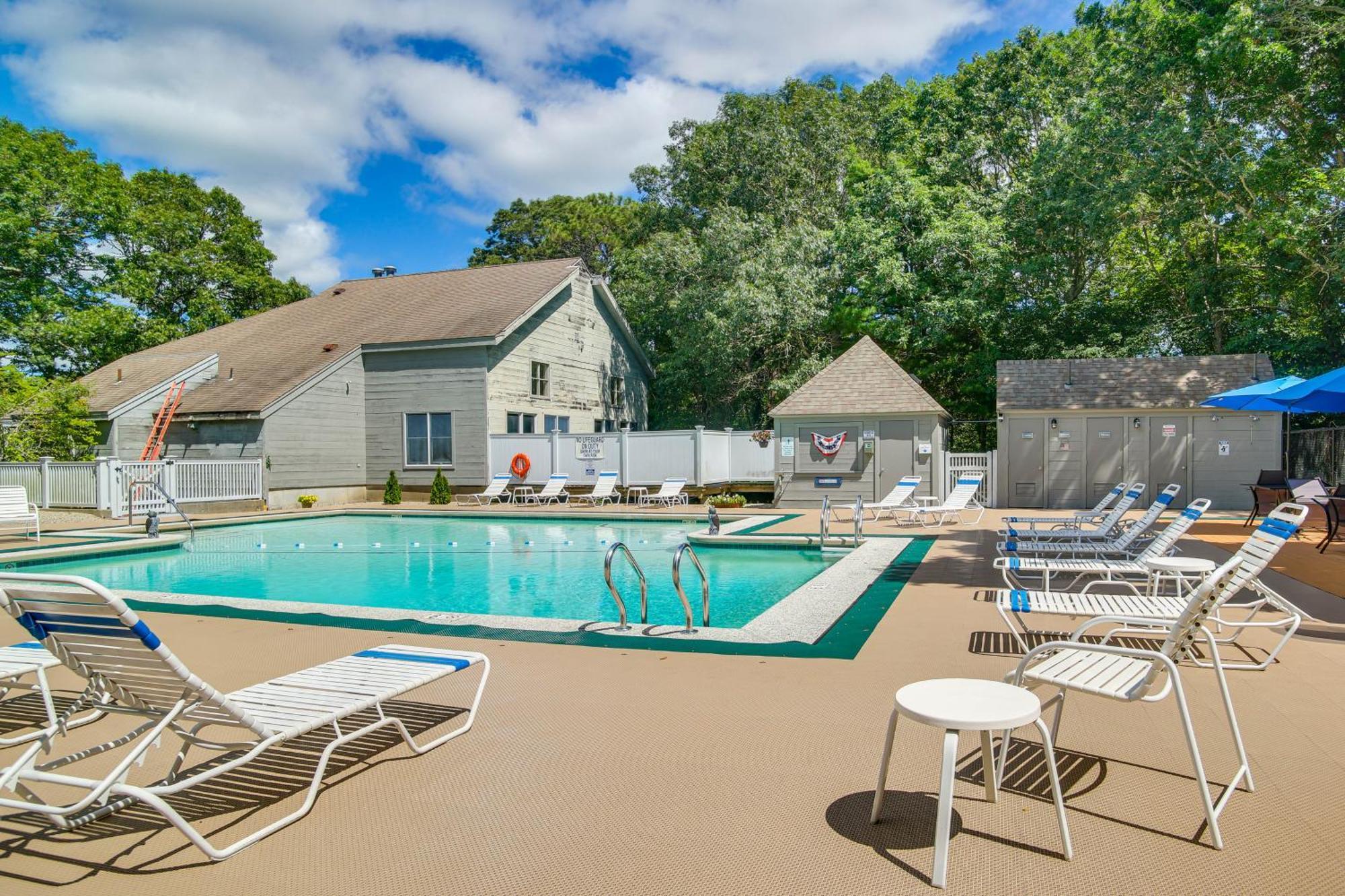 Coastal Mashpee Condo 2 Mi To Beach And Pool Access Bagian luar foto